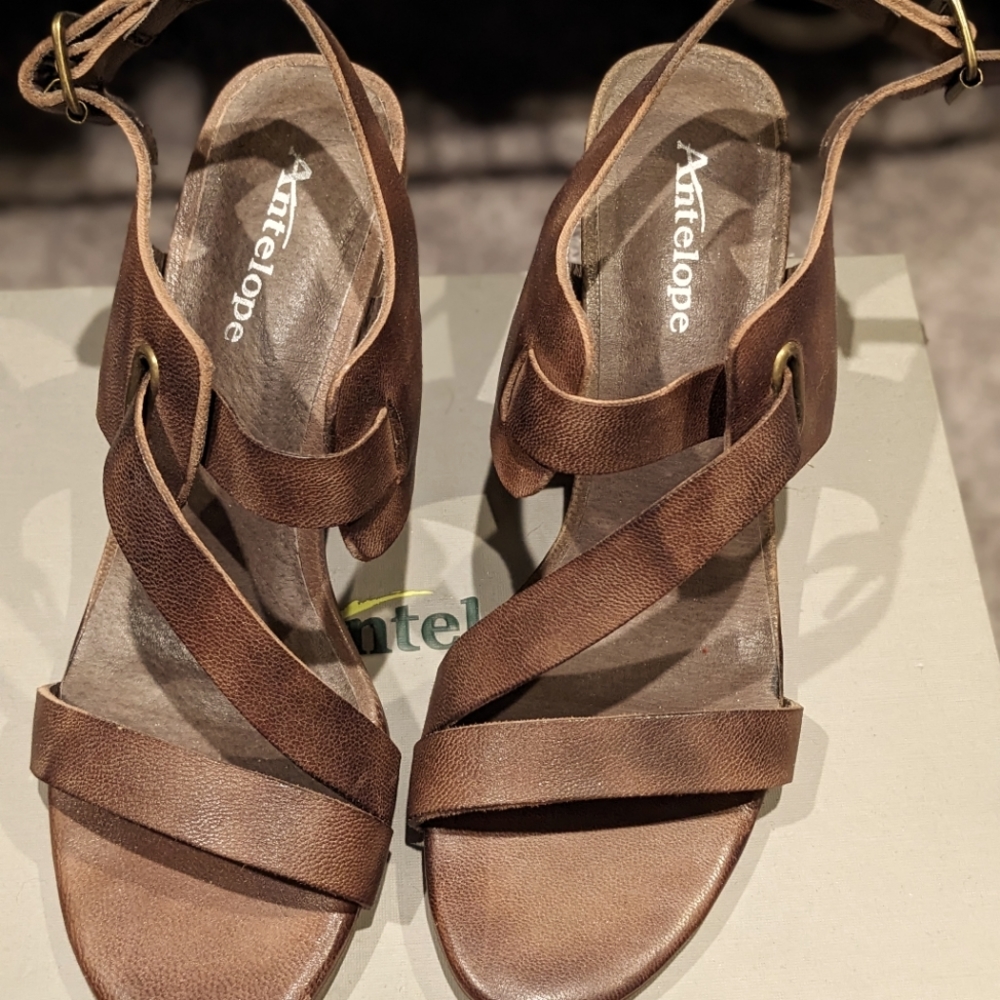 Dress casual sandal